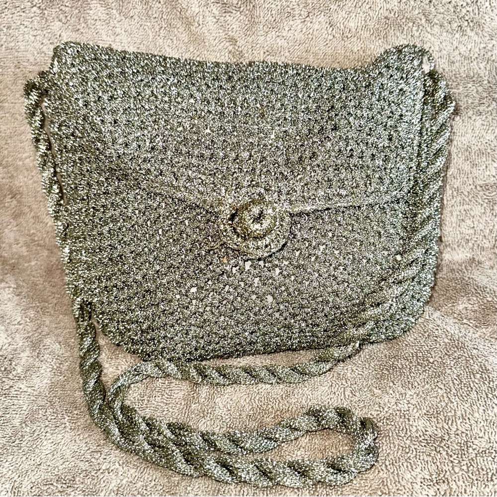 Vtg 70s Alexander’s Italy Silver Metallic Crochet Evening Handbag 8x8